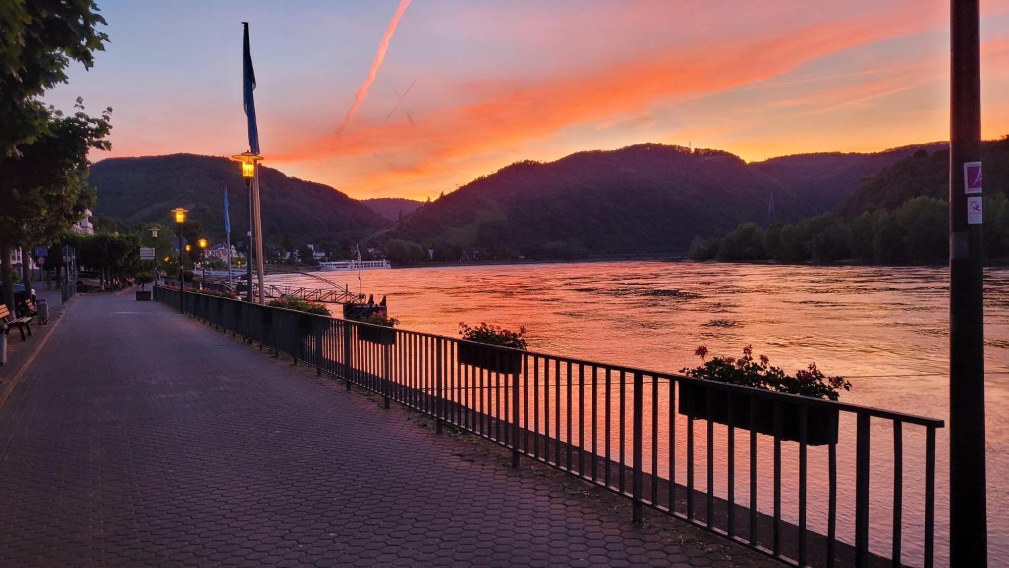 Urlaub Am Rhein, Ferienwohnung Mit Garten 보파르트 외부 사진